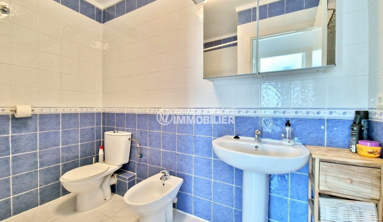 immobilier a empuriabrava: villa 5 pièces 155 m² plage 150m, salle de bain
