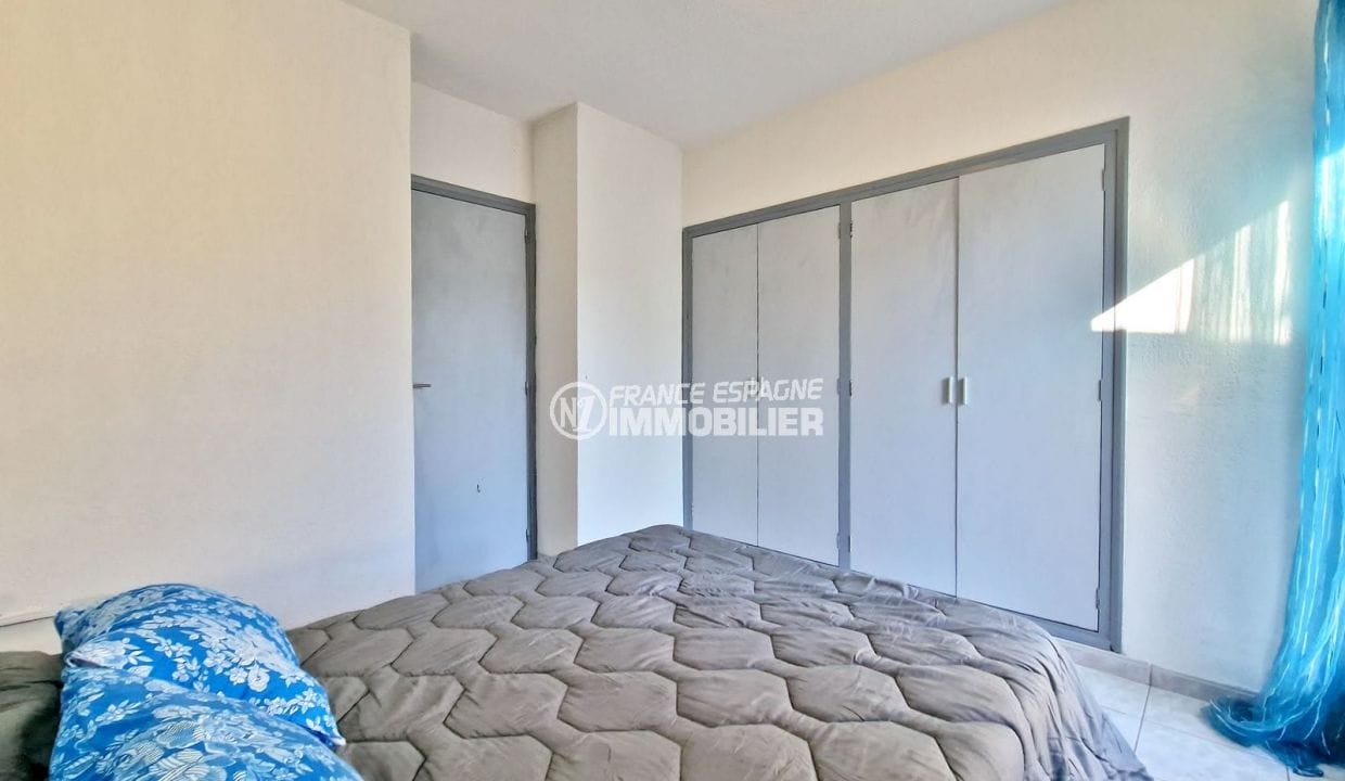 amarre empuriabrava: 5-room villa 133 m² with 15m mooring, 1st bedroom with closet