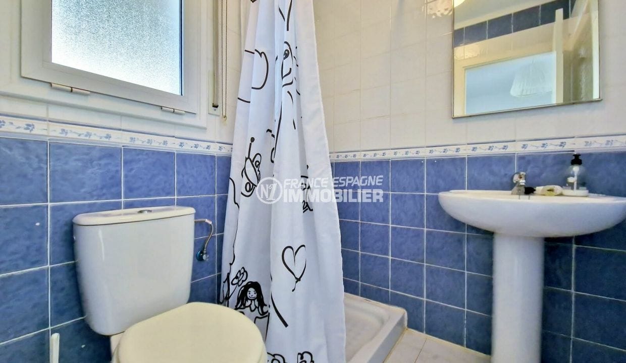 buy villa empuriabrava, 5 rooms 155 m² beach 150m, bathroom