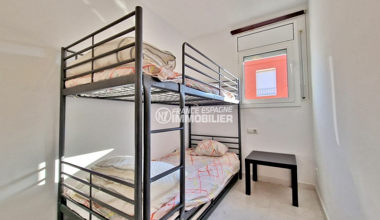 buy house empuriabrava spain, 5 rooms 155 m² beach 150m, 4th bedroom
