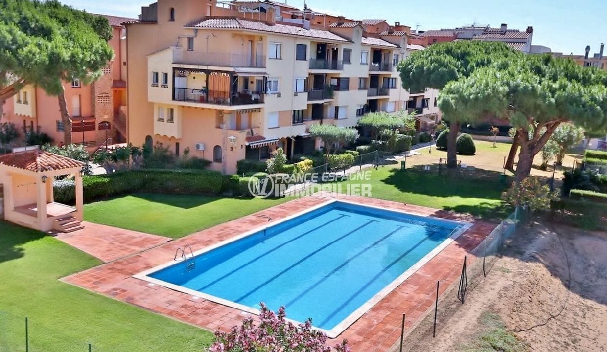 villa empuriabrava for sale, 5 rooms 155 m² beach 150m, communal swimming pool