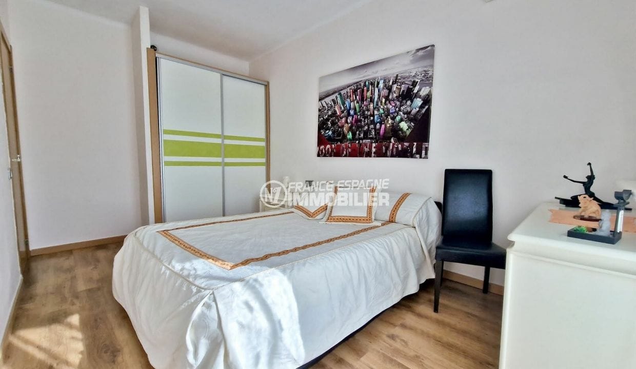 appartement empuria brava, 6 pièces 170 m² de plain-pied, 2ème chambre avec placard