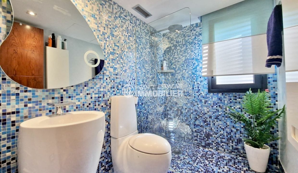 Casa Roses Espanya, 6 habitacions 523 m² Vistes al canal, 2n bany amb dutxa