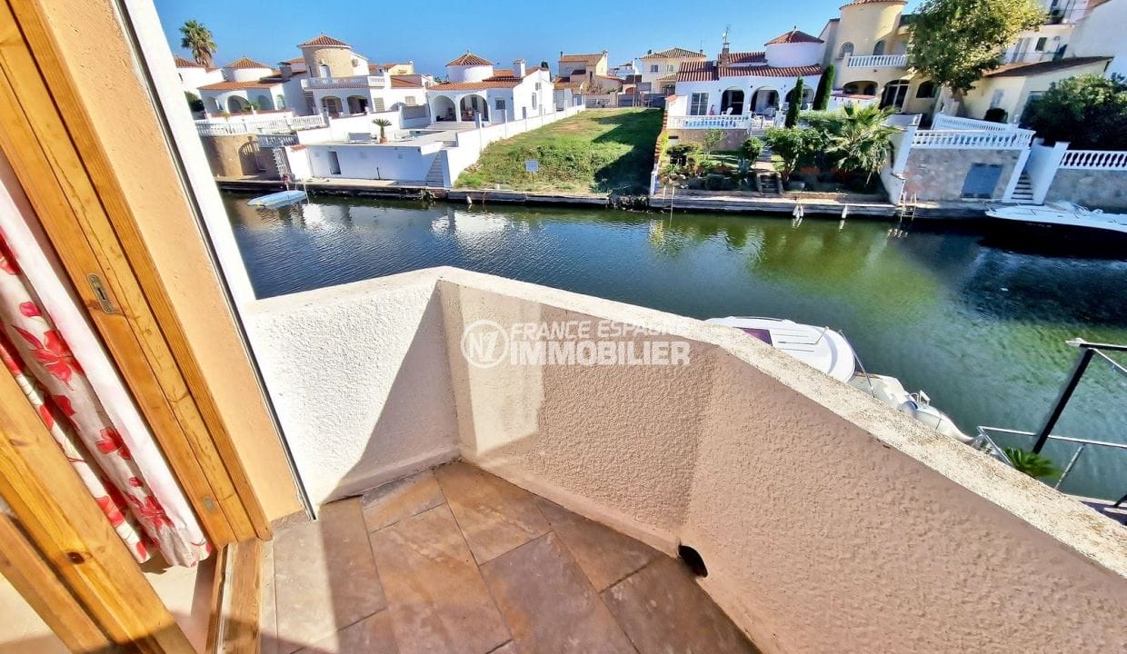 immocenter: villa 5 pièces 133 m² avec amarre 15m, balcon vue canal