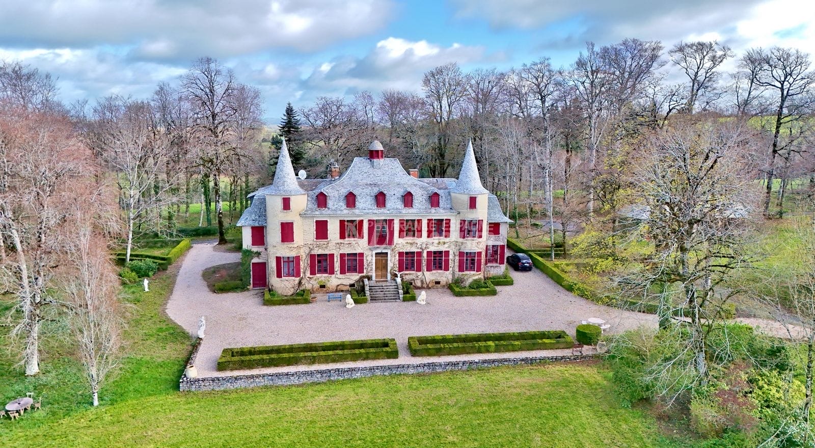 EXCLISIVITY- 18th century chateau for sale in the tarn (81) due south