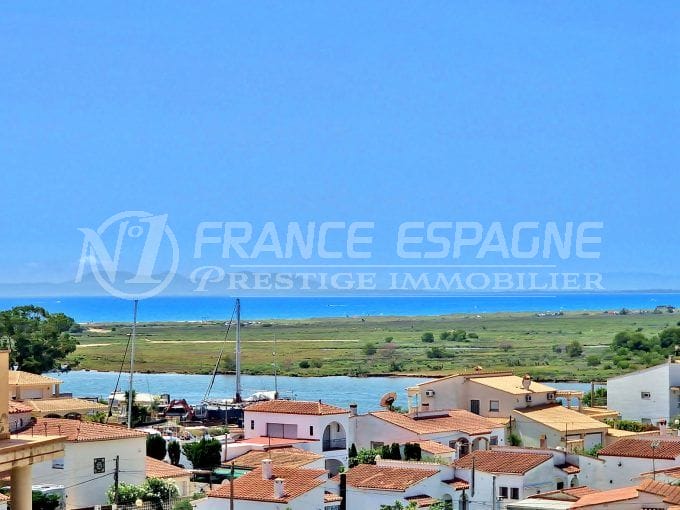 appartement vue mer/canal roses 3 pièces 73 m², vue mer/canal