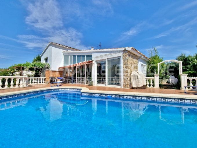 charmante villa empuriabrava 6 pièces 277 m², villa avec piscine