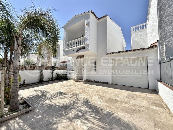 villa amarre empuriabrava 4 pièces 150 m², villa avec garage